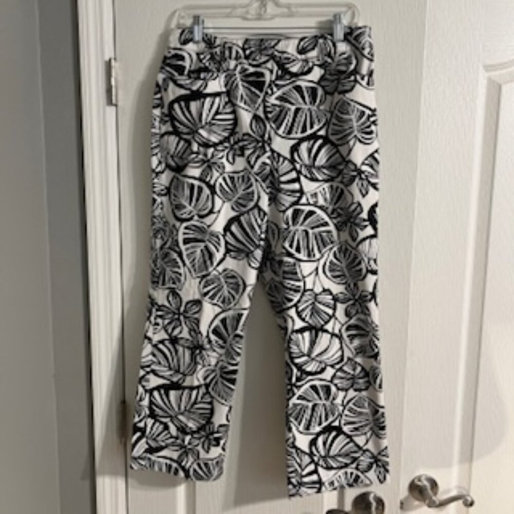 Talbots Women's Capri Stretch Trouser Pants Black And White Leaves 10
